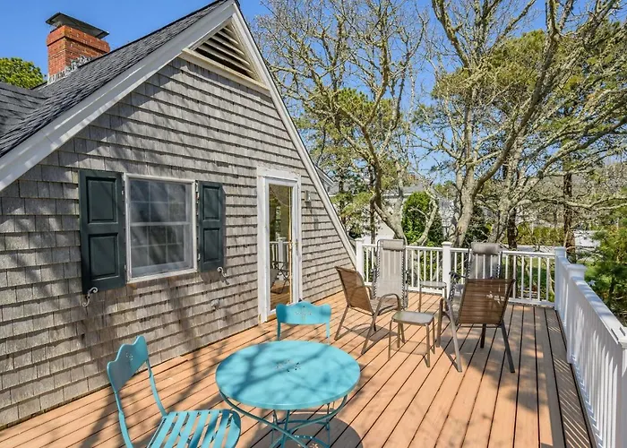 Your Cape Getaway - Beach Plum Cottage