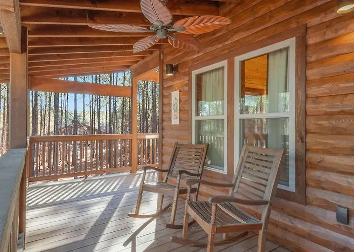 Double Trouble Cabin: Luxury Retreat Near Hochatown & Beavers Bend