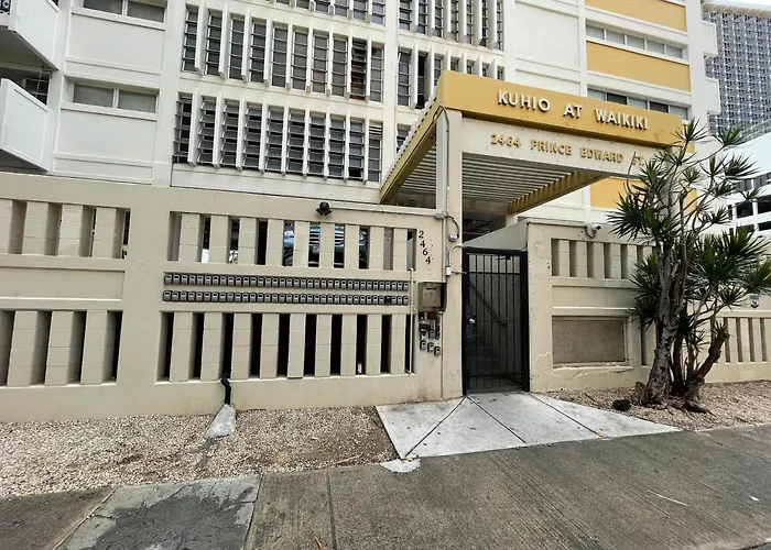 Amazing Waikiki Beach Condo 2Bed2Bath+Free Parking