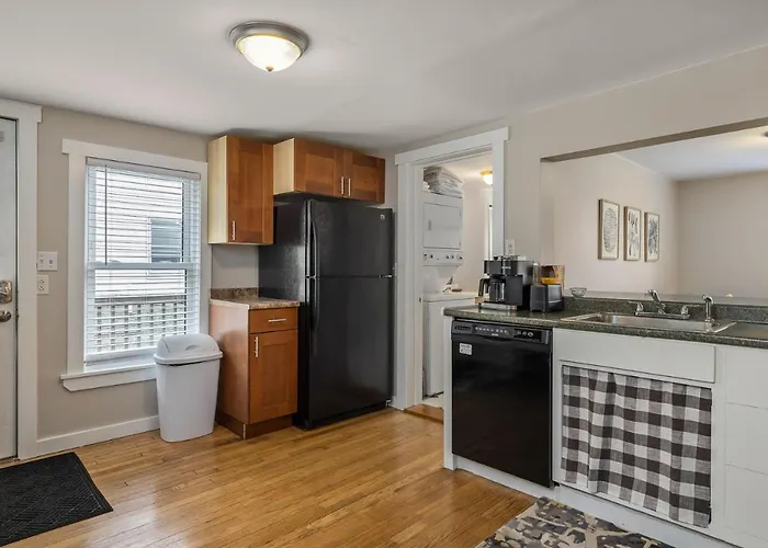 The Brew House - 2Nd Floor Private Apartment - Located Above Newscapes Brewing