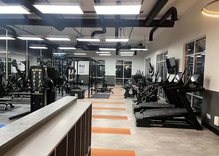 Resort Like Amenities King Bd 2 Qn Bds Fast Wifi Slps7