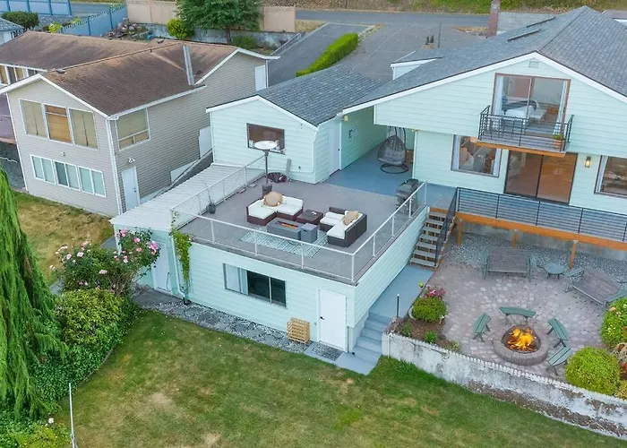 Views, Seclusion, Cozy Island Comfort