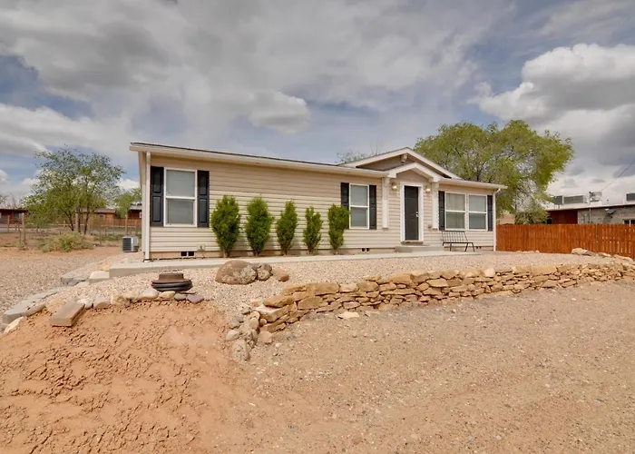 Utah Retreat - Hot Tub, Deck & Near National Parks