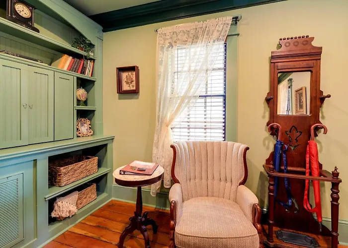 Victorian Vacation Rental Apt In Downtown New Bern