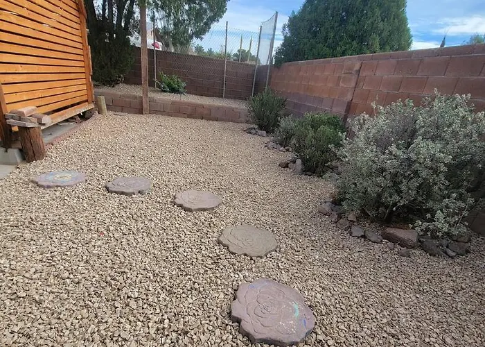 Desert Oasis With Hot Tub!
