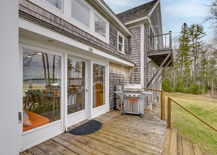 Waterfront Deer Isle Apartment W/ Fire Pit