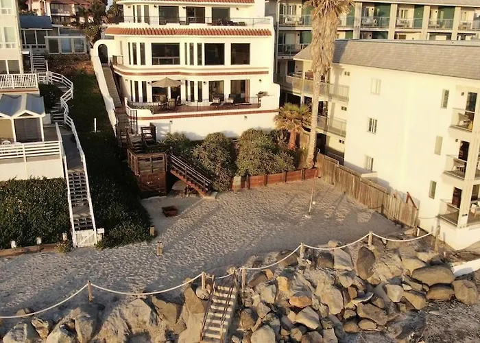 Oceanfront 2Br Condo, Private Beach & Patio, Rare Find