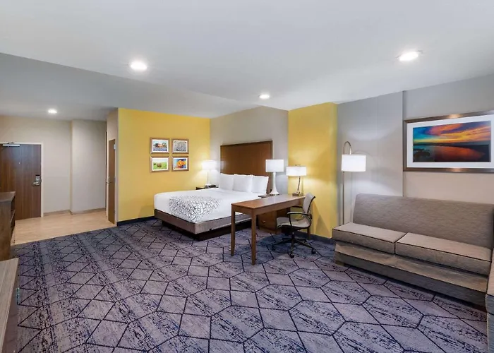 La Quinta Inn & Suites By Wyndham Round Rock Near Kalahari