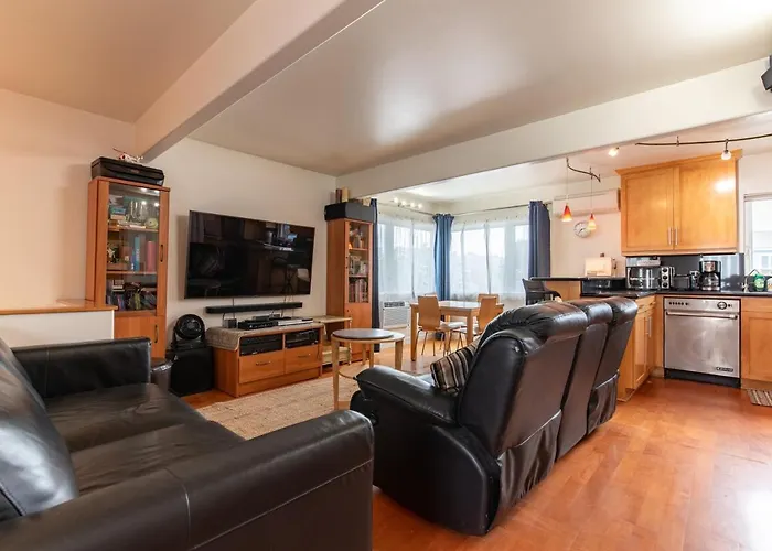 Newport Beach House 1 Block From The Beach Free Pickleball Courts And 6 Beach Cruisers