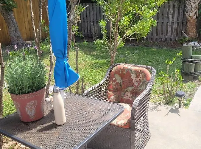 ~ Cozy In-Law Apartment Close To Siesta Key ~
