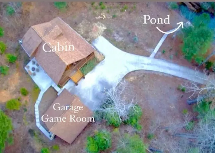 Fully Stocked Cabin Retreat W/ Game Room & Pond!