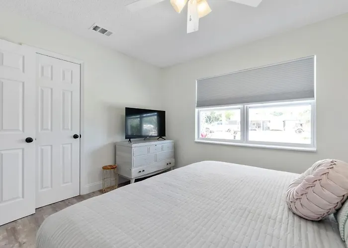 Paradise Palms- Tropic Suite- Pool - Steps To Ocean - 10 Min To Downtown