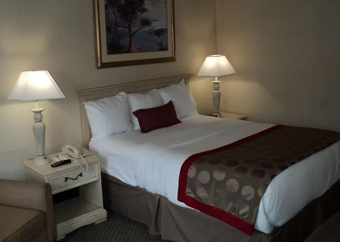 Ramada By Wyndham Yonkers Hotel