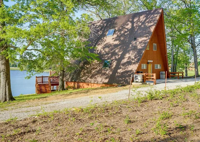 Lakefront A-Frame Cabin With Community Perks