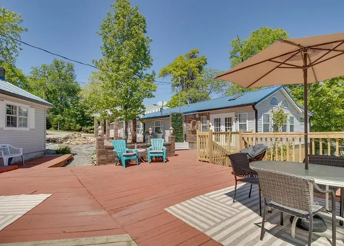 Cozy Mountain Home Cottage: Walk To Marina!