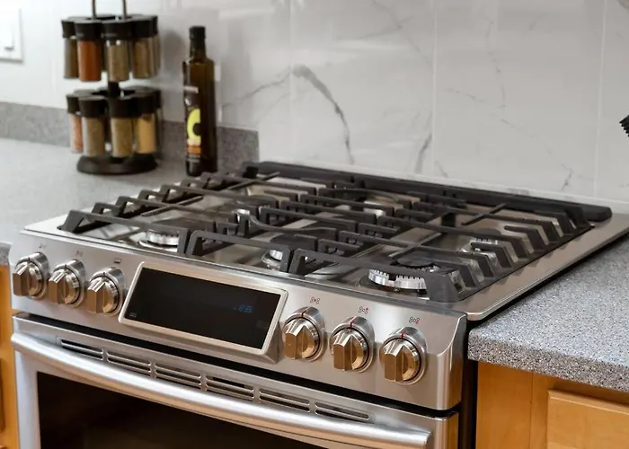 Stunning 2Br W/ 1Ba Home Near Bart