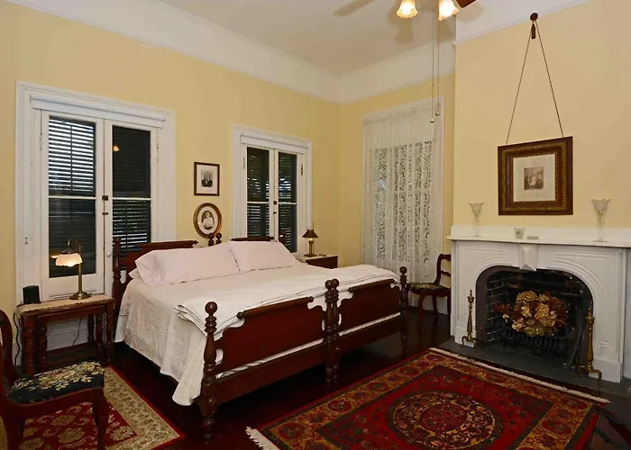 1872 Denham Inn