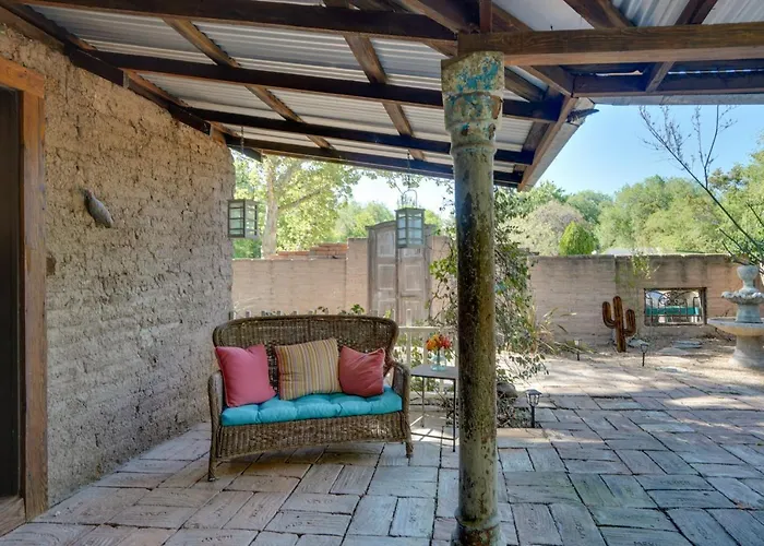 Patagonia Cottage W/ Patio & Yard: Walk To Town!