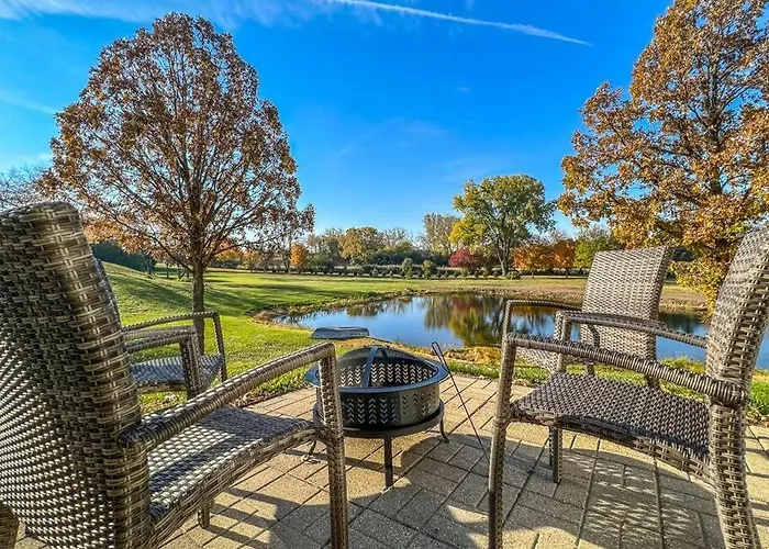 Charming Lake Geneva, Wisconsin 3Br/2Bath Home - Shagbark Waters