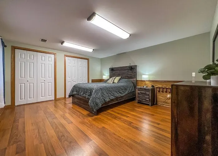 Charming Lake Geneva, Wisconsin 3Br/2Bath Home - Shagbark Waters
