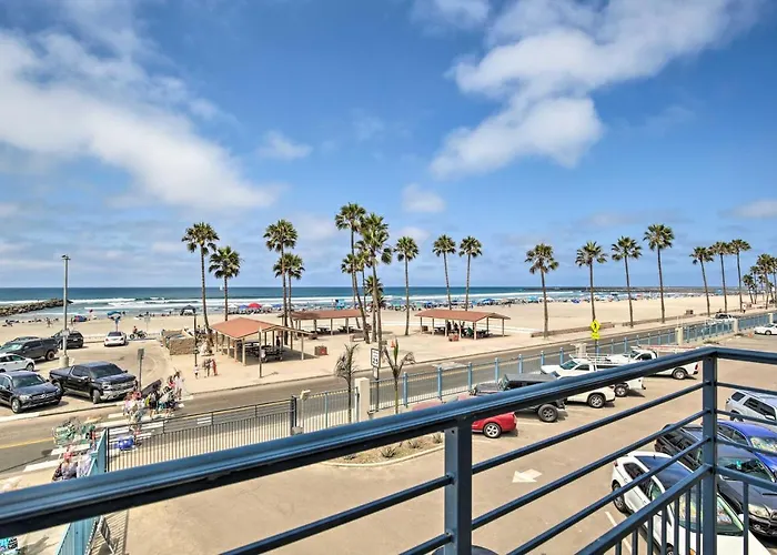 Beachfront Condo With Pool & Hot Tub