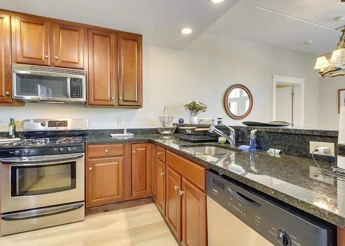 Castle Hill Resort Condo: 5 Mi To Slopes At Okemo!