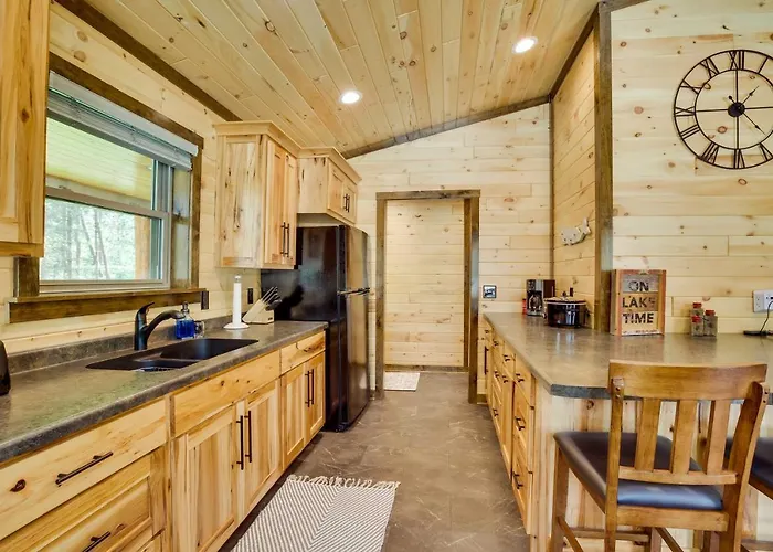 Near Memorial Park: Lake Arbutus Vacation Rental