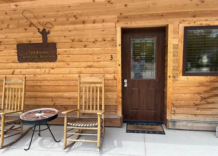 Creekside Downtown Vacation Suites, Only Adults 25 Or Older