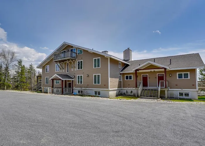 Ski-In/Ski-Out Bromley Mtn Condo: Wood Fireplace!