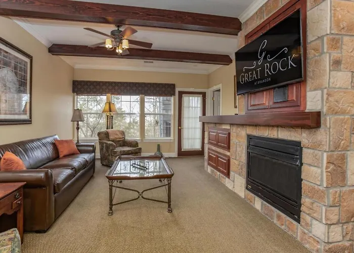 Branson'S Great Rock Retreat
