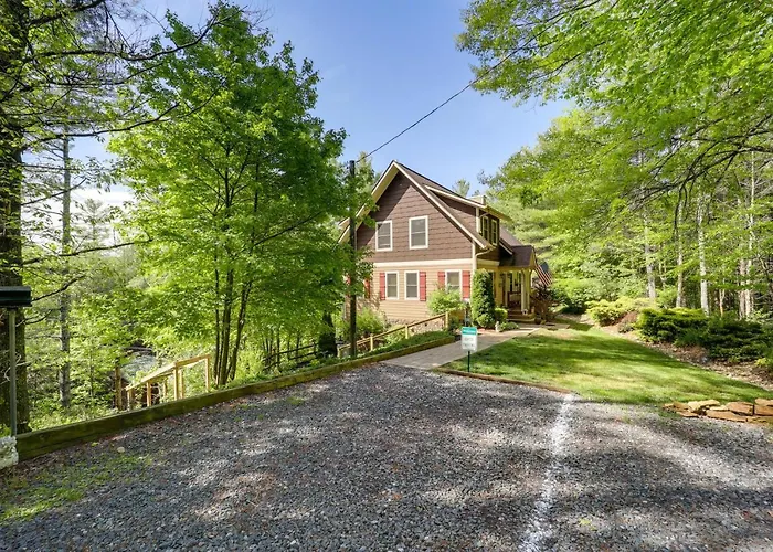 West Jefferson Vacation Rental Near River