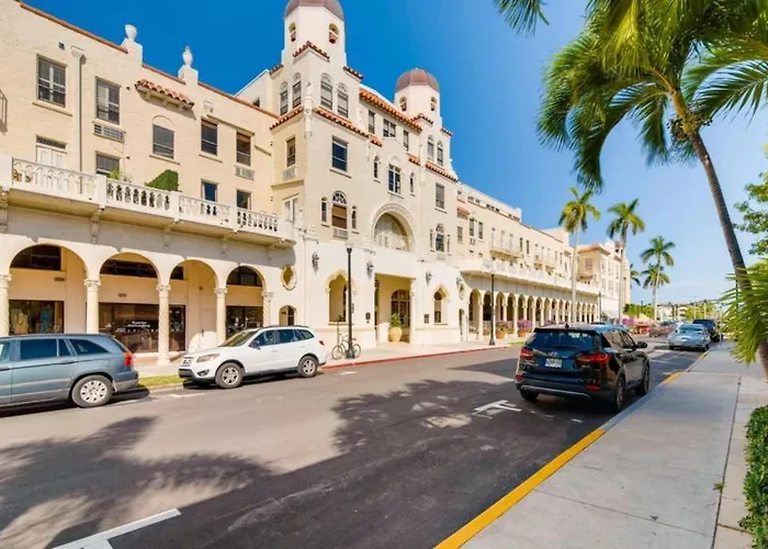 Palm Beach Hotel