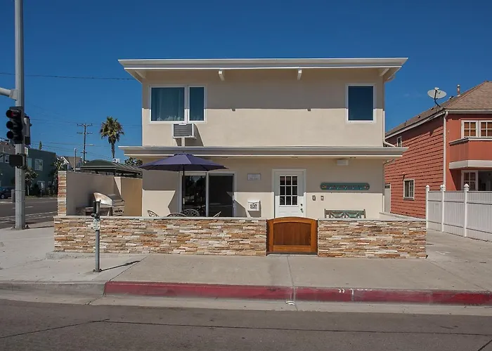 Newport Beach House 1 Block From The Beach Free Pickleball Courts And 6 Beach Cruisers
