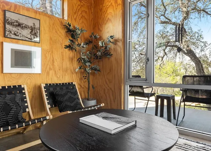 Luxury Riverfront Retreat - 6 Cabins - Private Pool