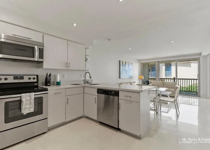 Ocean Breeze Retreat 2Bed 2Bath, Heated Pool!