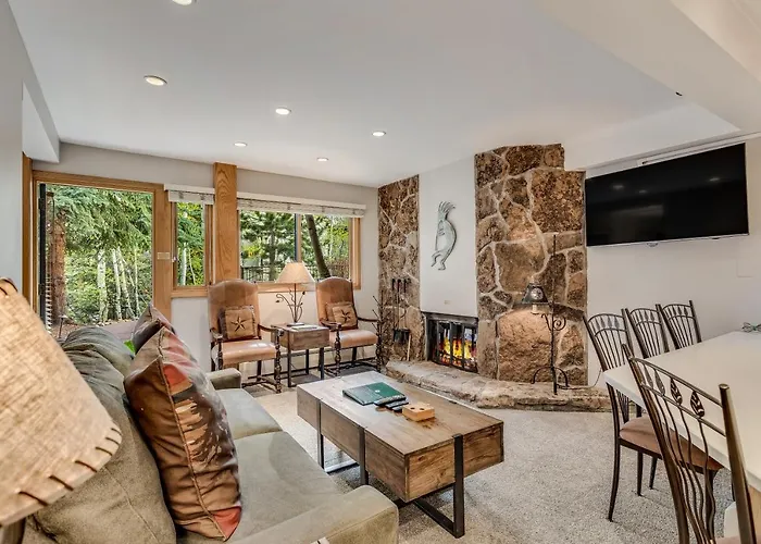 Laurelwood Condominiums 303