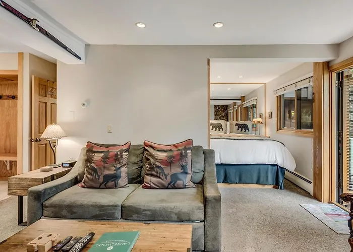Laurelwood Condominiums 303