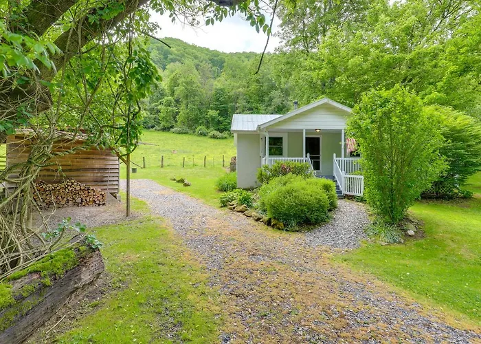 Best Getaway For 2 W/ Own Creek & Hot Tub