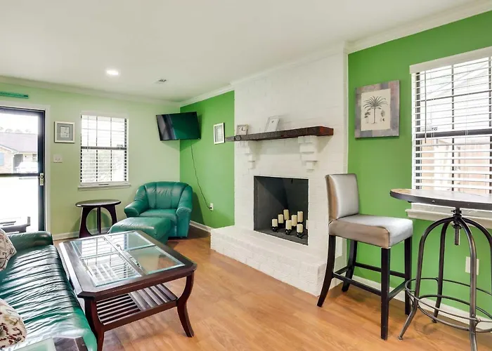 Vibrant North Charleston Duplex Near Airport!