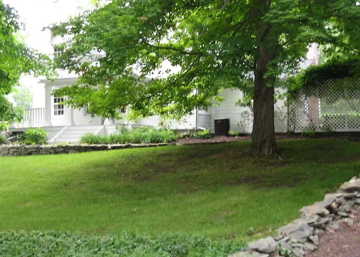 B&B On Seven Acres With Private Bed & Bath
