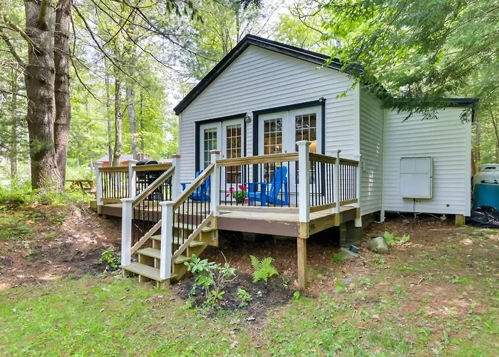 East Otis Vacation Rental W/ Private Deck & Bbq!