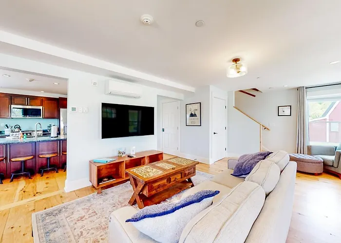 The Farmhouse - Suite #1