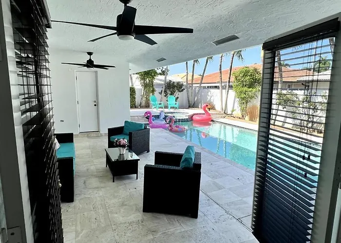 Sunny Getaway: Relaxing Miami Home