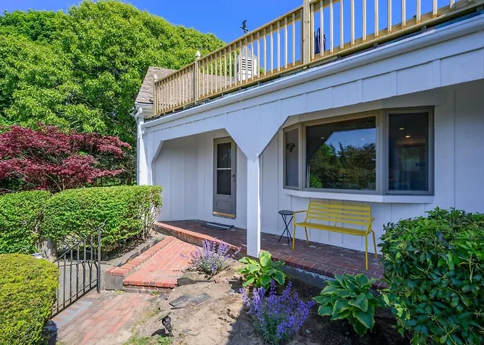 Cape Cod Charm: Bay Views Family Fun