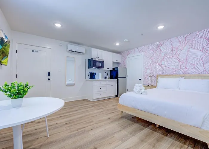 Pink Flamingo Studio Apartment