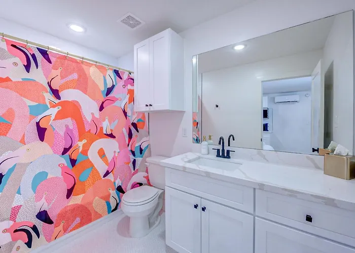 Pink Flamingo Studio Apartment