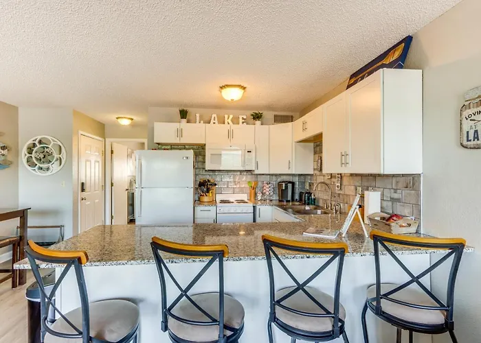 Pool Access & Lake View: Osage Beach Condo!