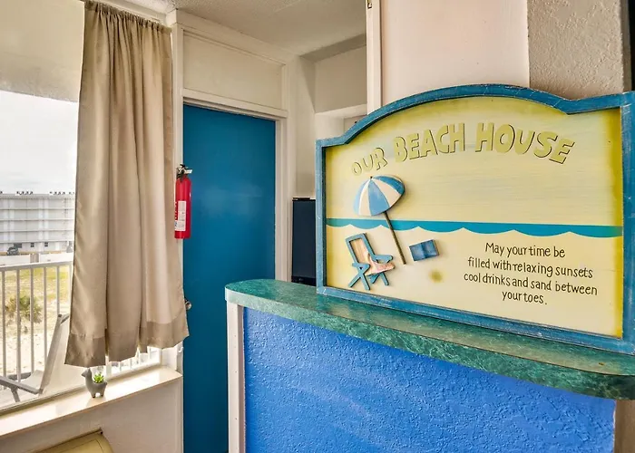 Balcony W/ Ocean Views: Daytona Beach Studio