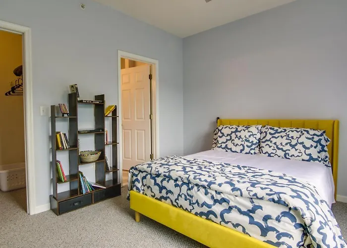 Condo W/ Pool Access ~ 2 Mi To Rehoboth Beach!