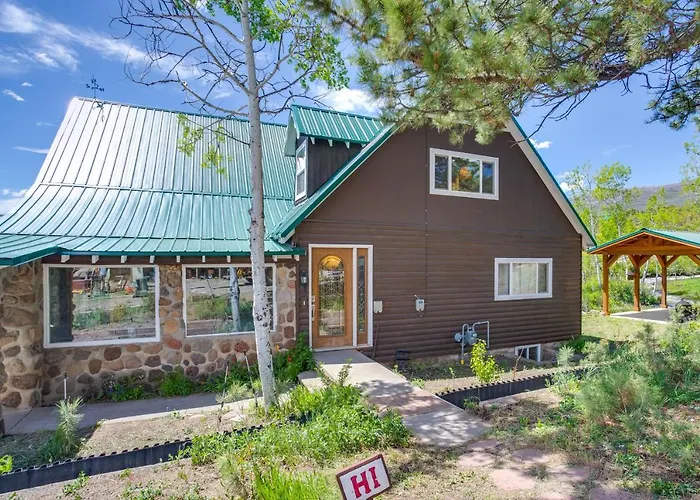 Sunny Cedaredge Home W/ Mtn Views - Hike & Fish!